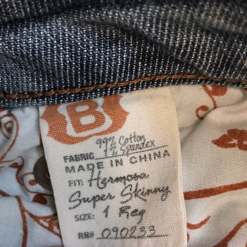 Bullhead Jeans - Picture 3 of 3